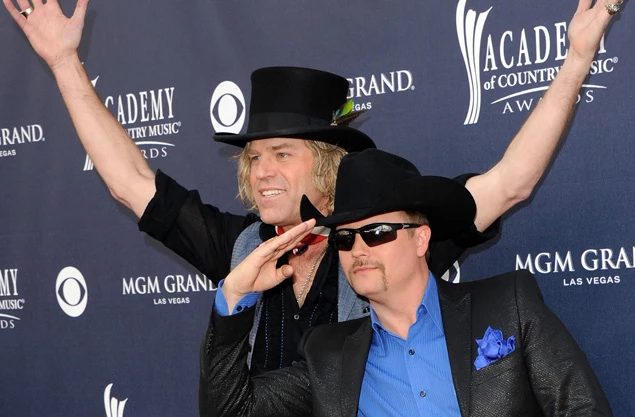 big & rich fake id