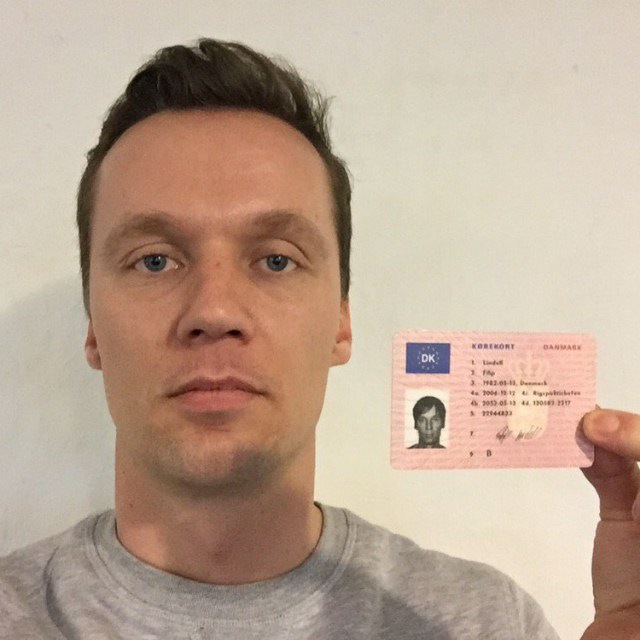 fake id front and back with selfie