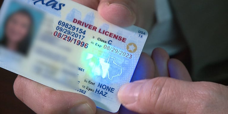 how to tell a fake id with a flashlight