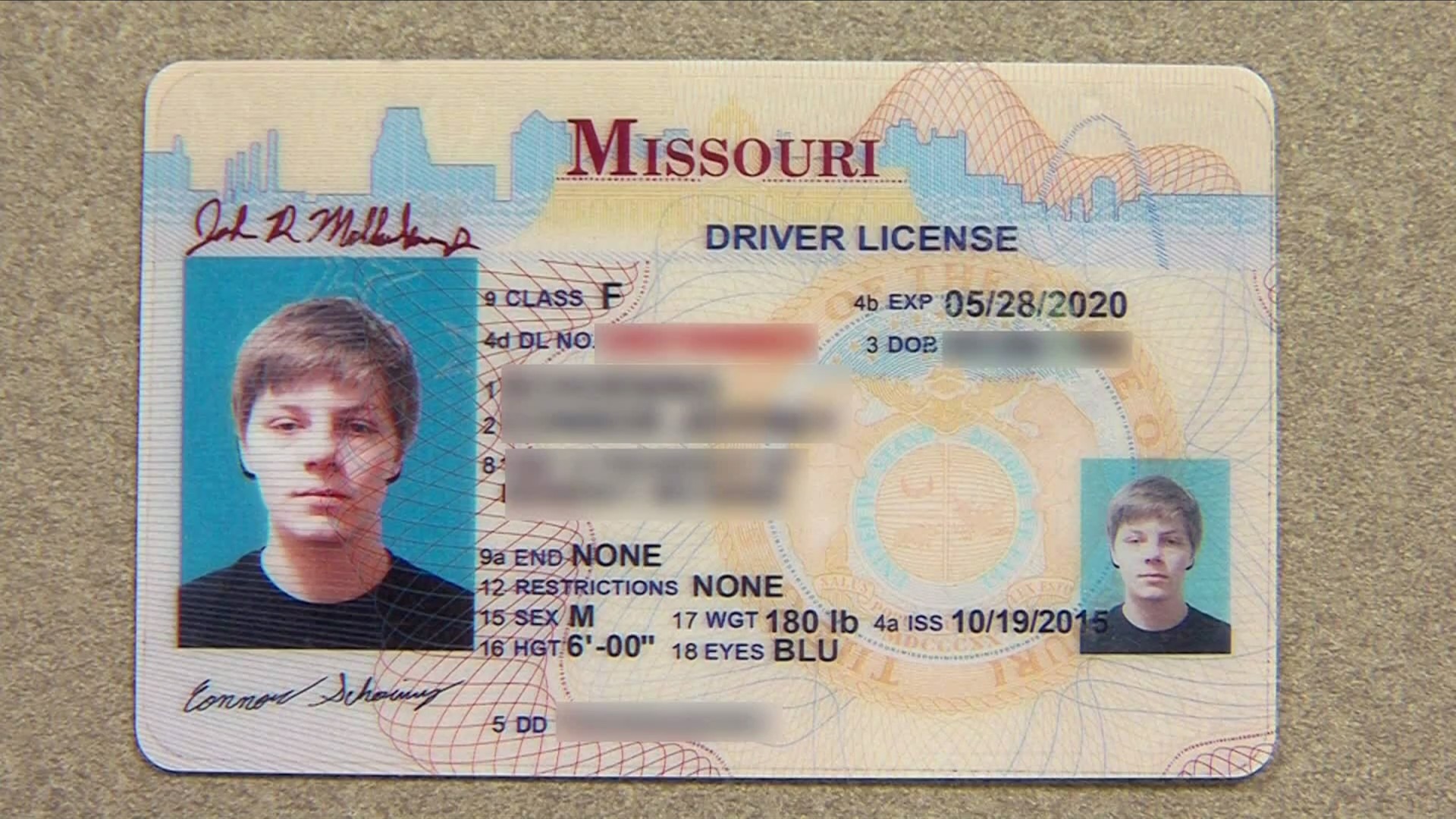 what do bars do with fake ids